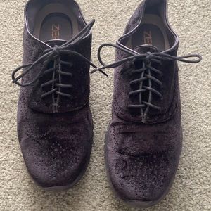 Cole Haan Soft black suede Oxford   Perforated detail   9.5B